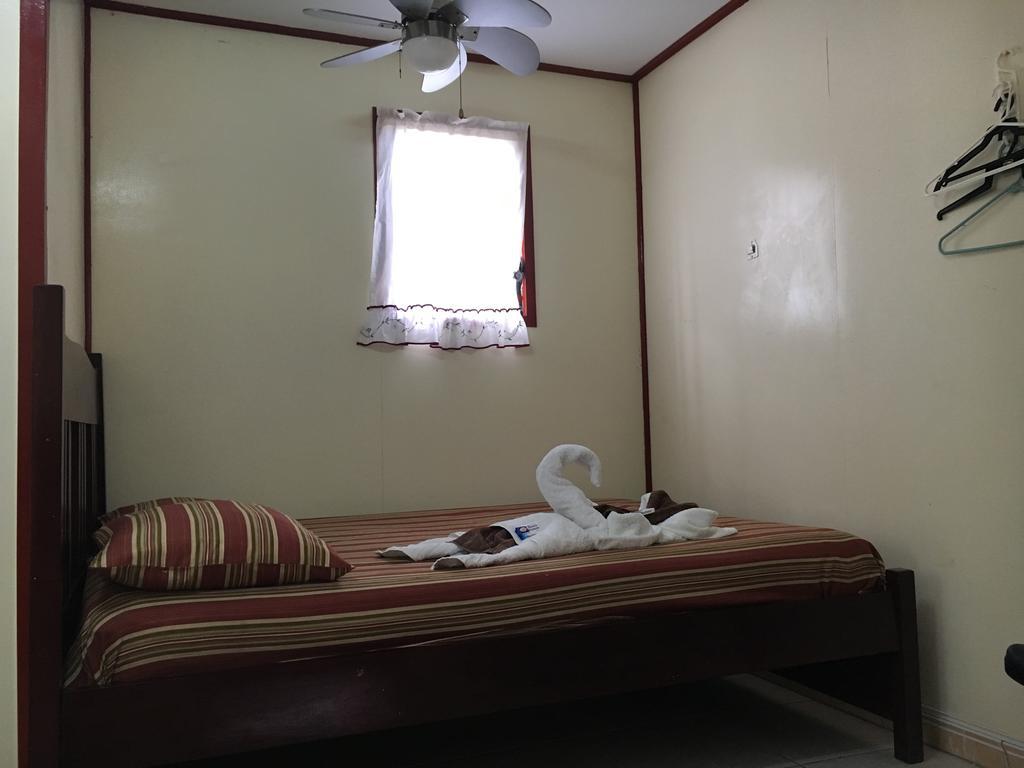 Hôtel Mara'S Place à Caye Caulker Extérieur photo